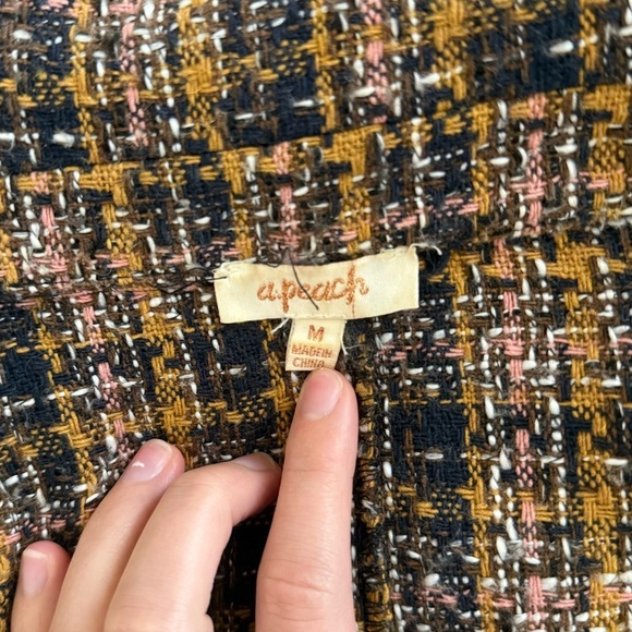 Woman’s jacket featuring Plaid Design - Picture 3 of 5